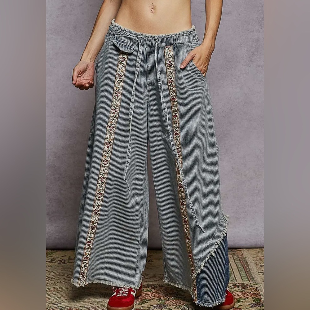 New 25 Winter collection:  Wide-Leg Denim striped with Floral Trim